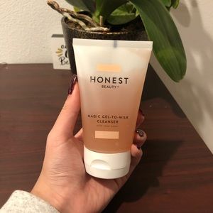Honest Beauty Gel To Milk Cleanser
